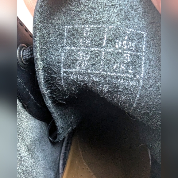 Combat Boots- Dr. Martens 1460 Originals- Unisex 8W-7M. Slip-Resistant - Picture 11 of 17